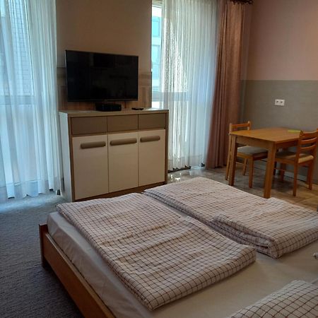 Pokoje Goscinne Jaga Kielce Exteriör bild