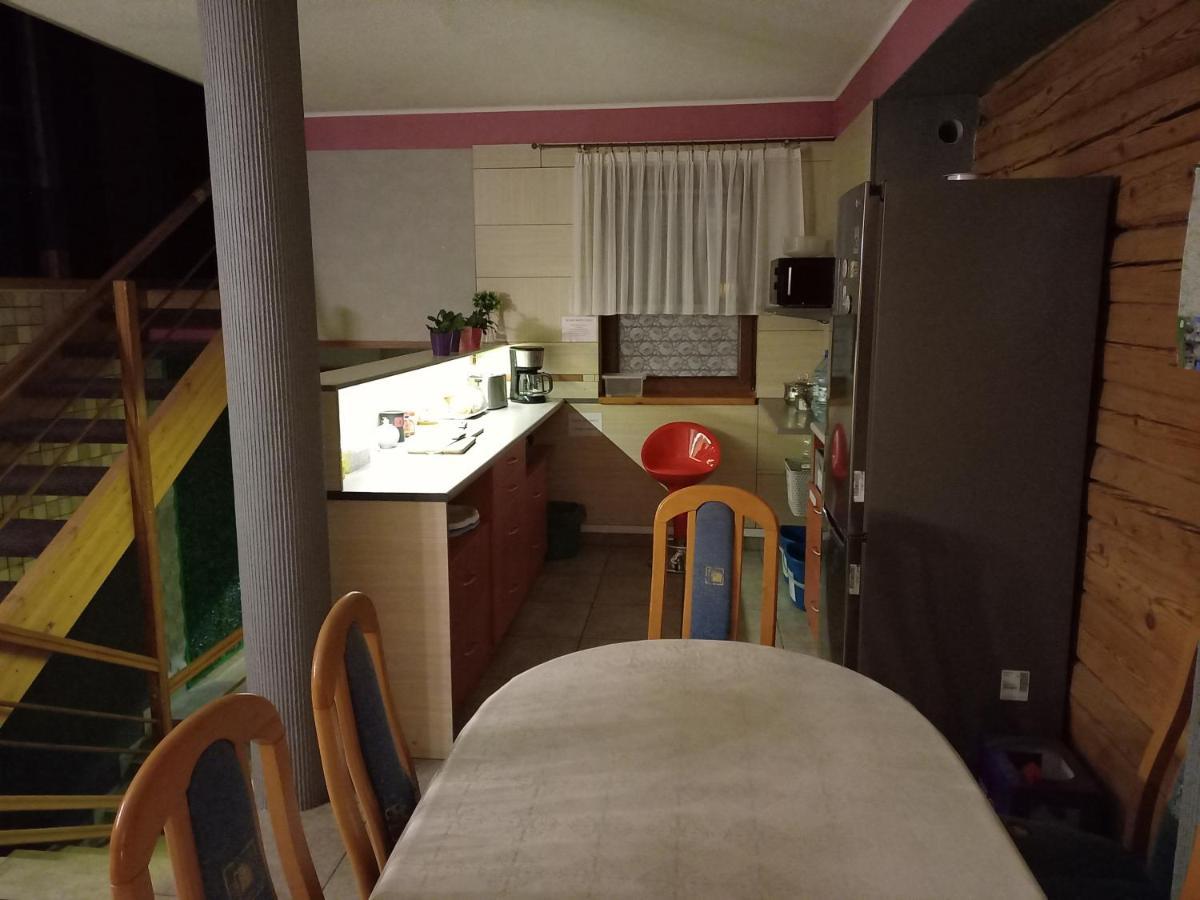Pokoje Goscinne Jaga Kielce Exteriör bild