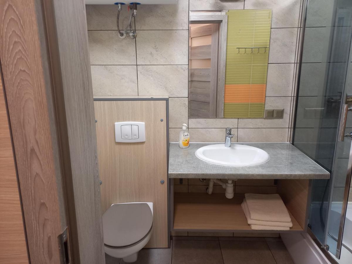 Pokoje Goscinne Jaga Kielce Exteriör bild