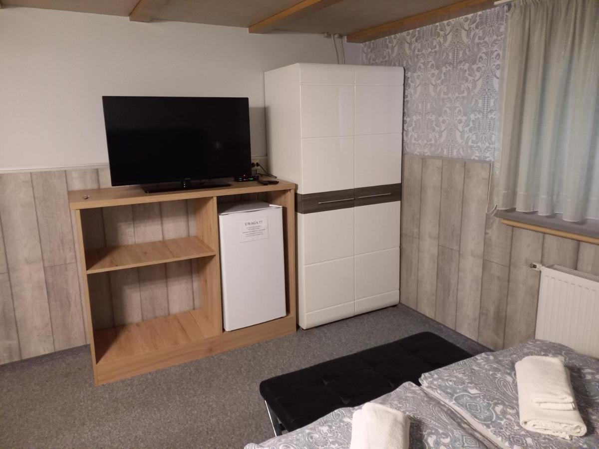 Pokoje Goscinne Jaga Kielce Exteriör bild