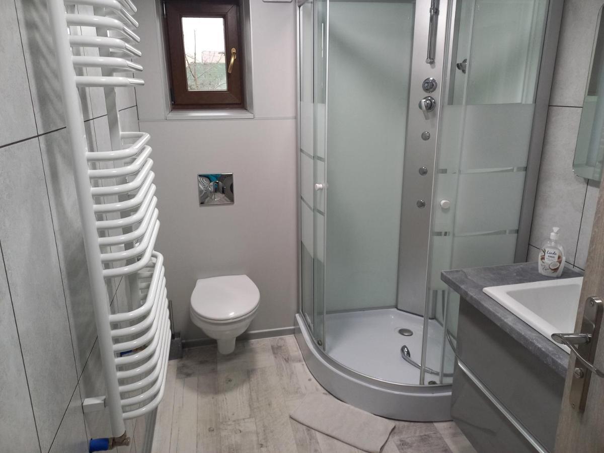 Pokoje Goscinne Jaga Kielce Exteriör bild
