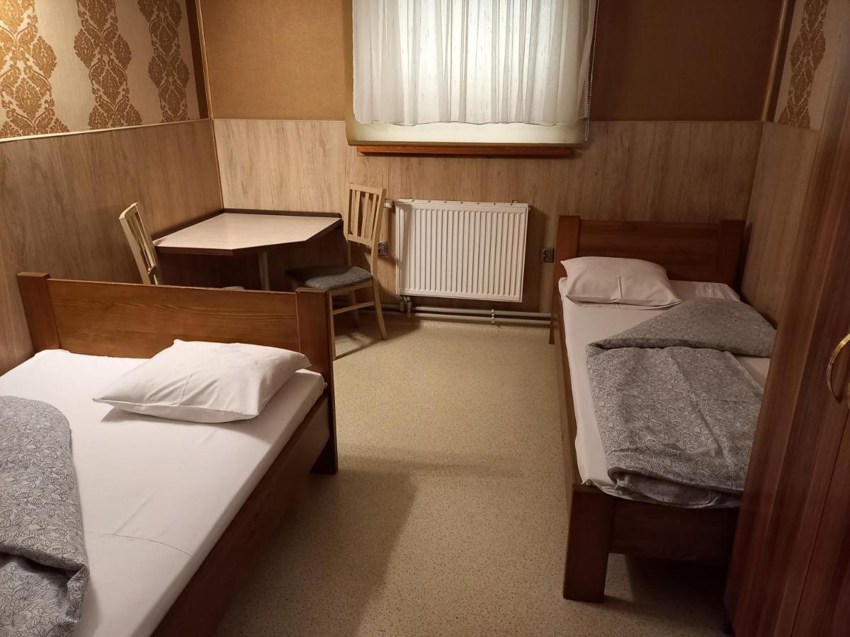 Pokoje Goscinne Jaga Kielce Exteriör bild