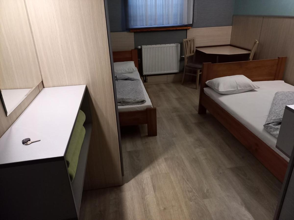 Pokoje Goscinne Jaga Kielce Exteriör bild