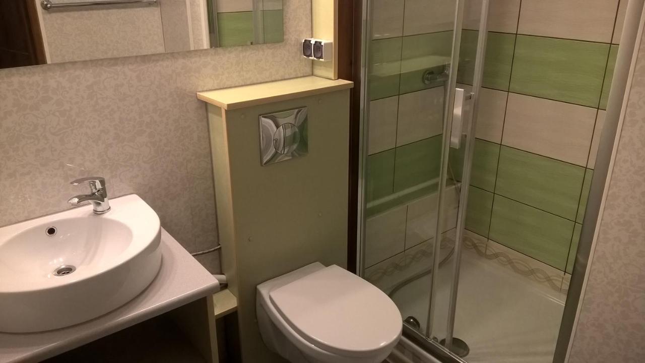 Pokoje Goscinne Jaga Kielce Exteriör bild